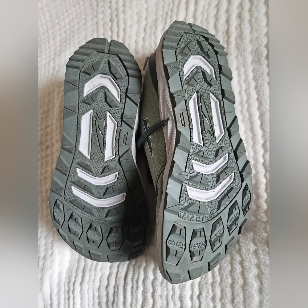 ALTRA Superior 6 Size 9.5 Women's - Picture 4 of 5